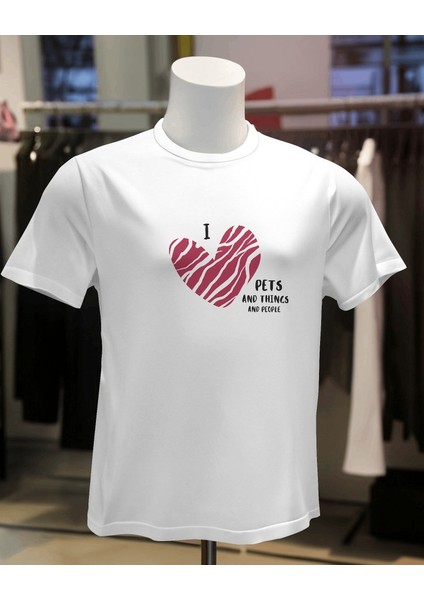 I Love Pets Tasarım Relaxed Fit Kadın Önü Baskılı Tişört fırsatları