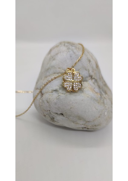 Yonca Motifli Çelik Kolye