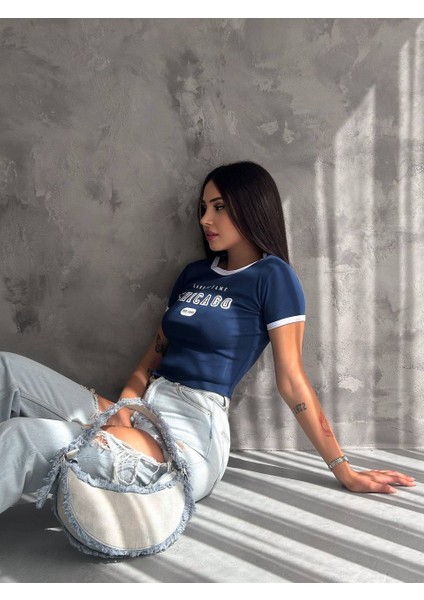 Chicago Yazılı Baskılı Bisiklet Yaka Kısa Kollu Kadın Crop T-Shirt