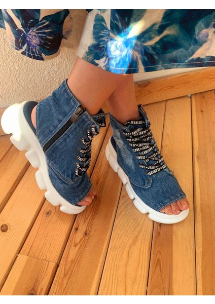 Kot Sandalet Bağcıklı: Günlük Rahatlığın Yeni Adı fırsatları