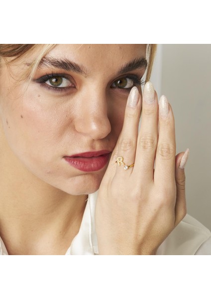 Bir Taşlı Harf Yüzük fırsatları