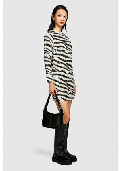 Desenli Arkası V Yaka Uzun Kollu Elbise Kadın Beyaz T-Shirt - 323A4KHJLV04T modelleri