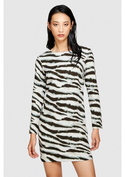 Desenli Arkası V Yaka Uzun Kollu Elbise Kadın Beyaz T-Shirt - 323A4KHJLV04T indirimleri