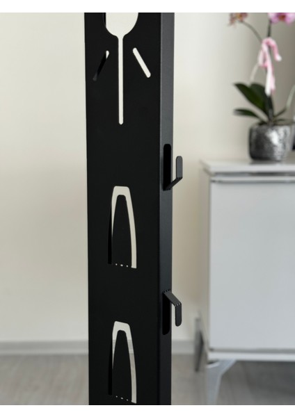 Tasarım Tescilli Dikey Şarjlı Süpürge Standı -1,2 mm Kule + 4 mm Ağır Taban, 6 Başlık Tutucu, Kablo Düzenleyici