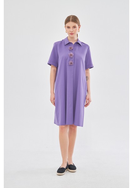 Yakası Çiçek Detaylı Elbise