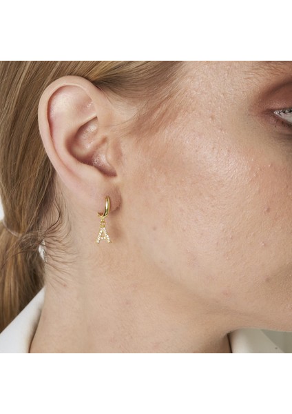 Parıldayan Taşlı Harf Küpeler modelleri