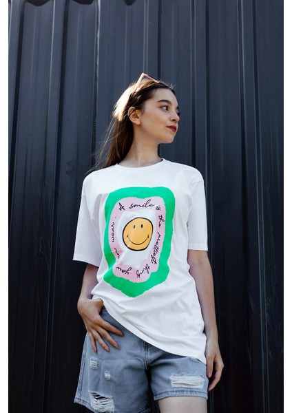 Gils Butik Smiley Baskılı Beyaz T-Shirt