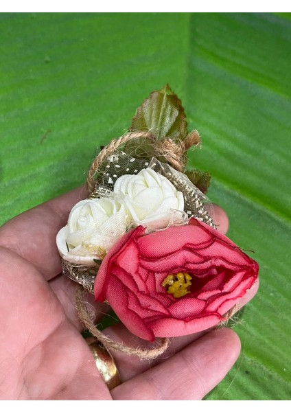 Pembe Beyaz Çiçekli Tasarım Kadeın Broş Türban Yaka Aksesuarı 9x6 cm fiyatları