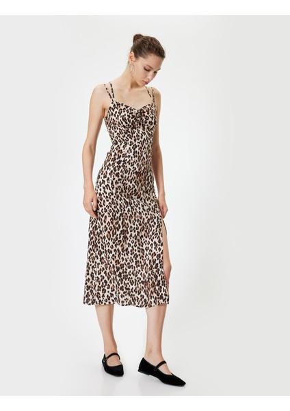 Midi Elbise Askılı Leopar Desenli Yırtmaçlı Degaje Yaka Slim Fit