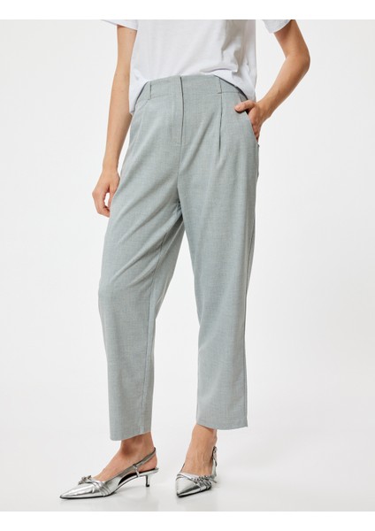 Kumaş Pantolon Crop Paça Cepli Pile Detaylı