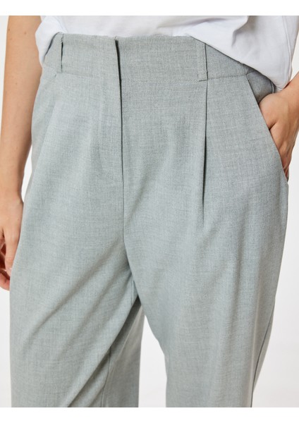 Kumaş Pantolon Crop Paça Cepli Pile Detaylı