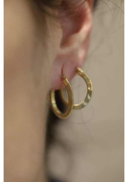 14 Ayar Altın 1.8 cm Çaplı Halka Küpe