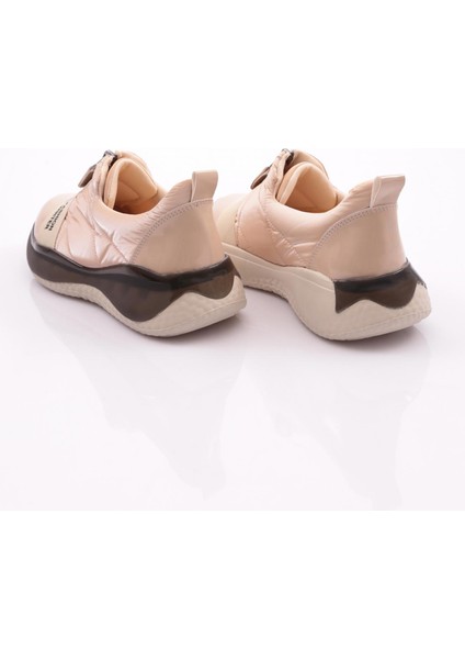 P4 Kadin Yazi Detayli Spor Ayakkabi modelleri