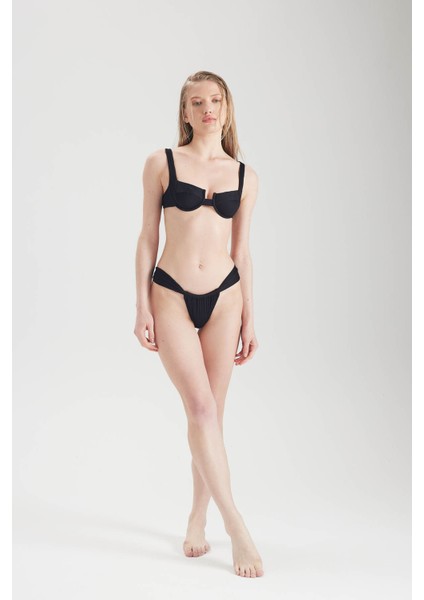 Biyeli Üçgen Bikini Takımı
