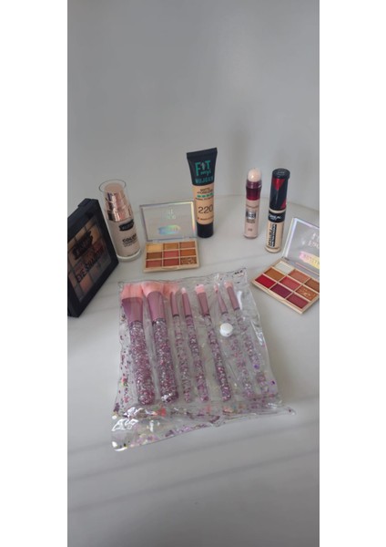 Sıvı Pırıltılı Makyaj Fırça