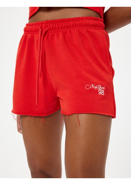 Mini Şort Beli Bağcıklı Slogan Işlemeli Kesik Paça Slim Fit Cep Detaylı indirimleri