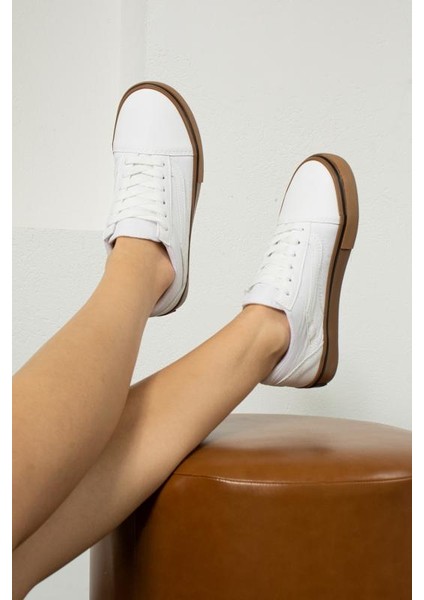 Kadın Günlük Sneaker Beyaz Suni Deri Kahve Taban Düz Topuklu fiyatları