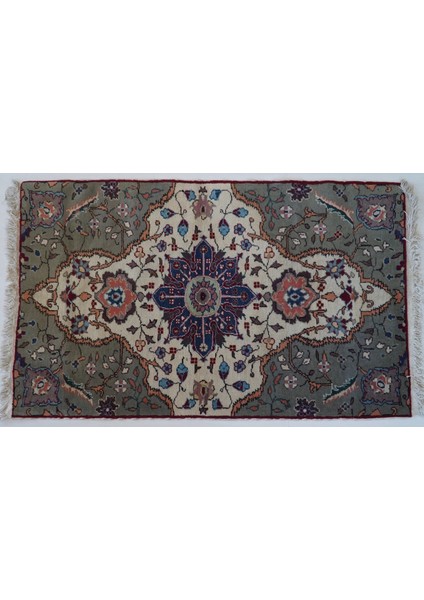 79X135 cm Çiçek Desenli El Dokuma Türk Kilim Osmanlı Stili Kilim Yeşil ve Bej Renkler