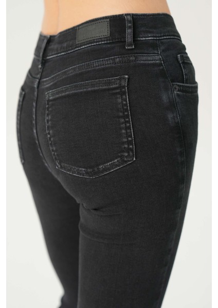 Aurora Siyah Normal Bel Patı Fermuarlı Skinny Flare Jean Pantolon C 4810-006 indirimleri