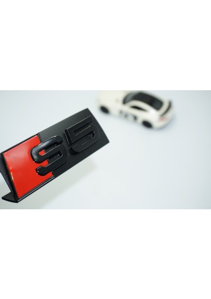 S5 Siyah Kırmızı 3D Ön Panjur Logo Audi Ile Uyumlu