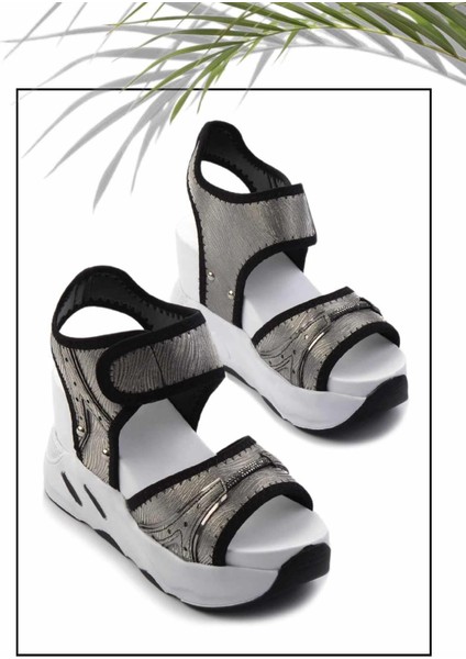 Platin Çizgili Kadın Sandalet K05026200109