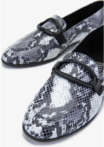 Kadın Siyah Yılan Deri Loafer Ayakkabı 824 3405 Bn Ayk Sk23/24 modelleri