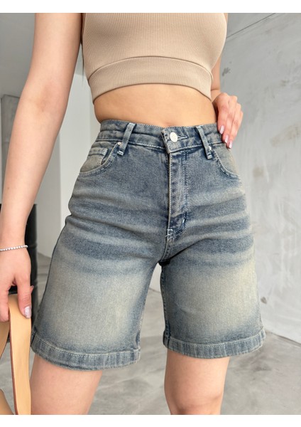 Kadın Kar Yıkama Soluk Efektli Yüksek Bel Denim Şort indirimleri