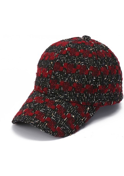 Sonbahar ve Kış Tarzı Çizgili Örgülü Sivri Uçlu Kapak, Küçük Kavisli Kenarlı Sivri Uçlu Kapakla Yüzünü Gösteriyor (Yurt Dışından)