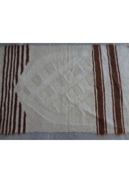 Yünlü El Dokuması Harika Namazla Kilim, Yumuşacık Tüylü Seccade Tiftik Kılından Kilim 125 x 75 cm Eta