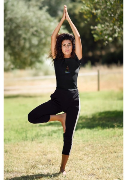 Brush Yoga Art Tasarım Baskılı Siyah Kadın T-Shirt