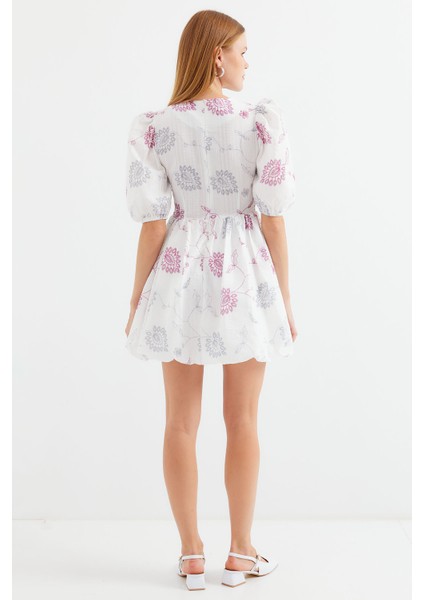 2506 Desenli V Yaka Mini Kloş Elbise - Ekru indirimleri