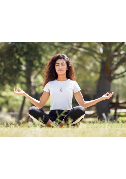 Brush Yoga Art Tasarım Baskılı Beyaz Kadın T-Shirt