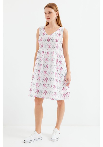 2507 V Yaka Desenli Mini Elbise - Beyaz modelleri