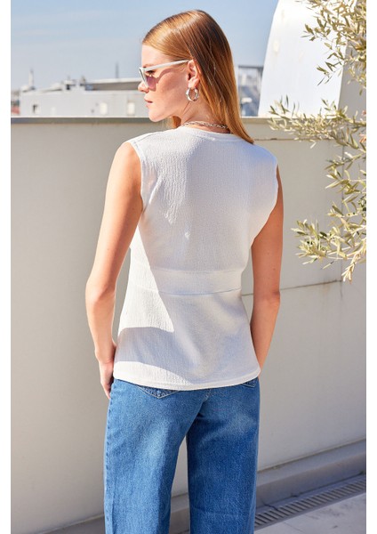 916 Düğme Detaylı Örme Yelek - Beyaz indirimleri