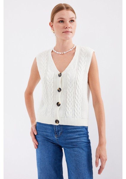 15882 Düğmeli Kısa Triko Yelek - Beyaz fırsatları