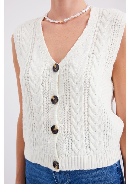 15882 Düğmeli Kısa Triko Yelek - Beyaz indirimleri
