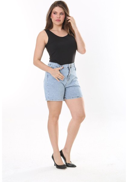Kadın Büyük Beden Mavi Yıkama Efektli 5 Cepli Kot Şort 65N37823 modelleri