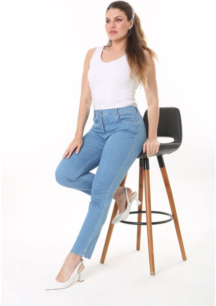 Kadın Büyük Beden Mavi Likralı 4 Cepli Renk Detaylı Kot Pantolon 65n37725