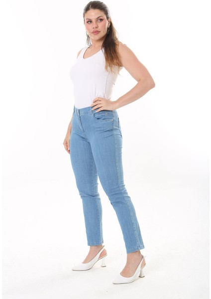 Kadın Büyük Beden Mavi Likralı 4 Cepli Renk Detaylı Kot Pantolon 65n37725 fırsatları