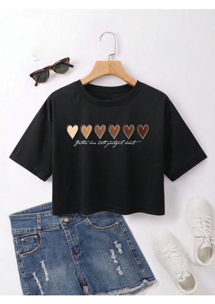 Kadın Beyaz Çoklu Kalp Baskılı Oversıze Crop