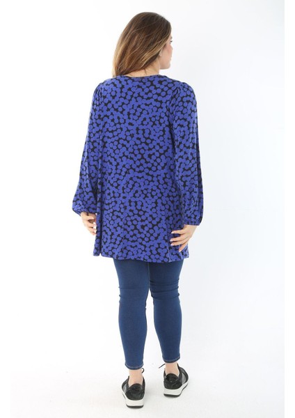 Kadın Büyük Beden Saks Önü A Pileli V Yakalı Bluz 65N37467 fırsatları