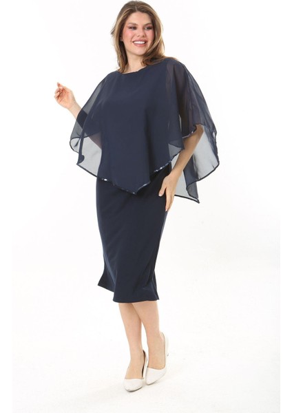 Kadın Büyük Beden Lacivert Şifon Pelerinli Elbise 65N37910 fırsatları