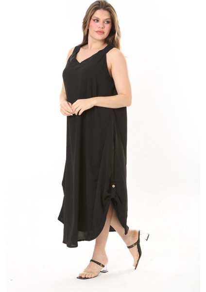 Kadın Büyük Beden Siyah Yan Boy Ayarlı Kolsuz Uzun Elbise 65N37885