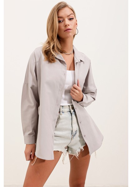 Kadın Gri Düz Oversize Uzun Basic Gömlek 3900 indirimleri
