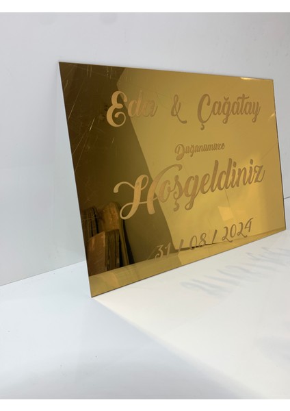 Kişiye Özel 35x50 cm Siyah Ahşap Mdf Üzerine Gümüş Kabartmalı Karşılama Panosu