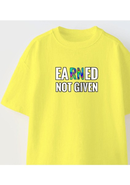 Earned Not Gıven Yazılı Futbol Tasarım Baskılı Sarı Çocuk T-Shirt fırsatları