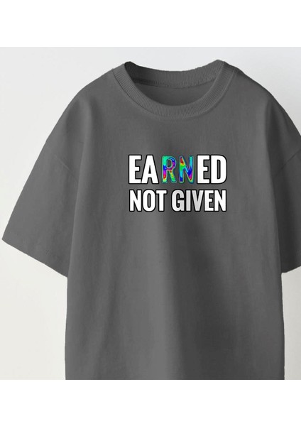 Earned Not Gıven Yazılı Futbol Tasarım Baskılı Füme Çocuk T-Shirt fırsatları