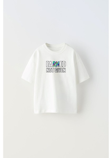 Earned Not Gıven Yazılı Futbol Tasarım Baskılı Beyaz Çocuk T-Shirt fiyatları