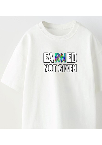 Earned Not Gıven Yazılı Futbol Tasarım Baskılı Beyaz Çocuk T-Shirt fırsatları