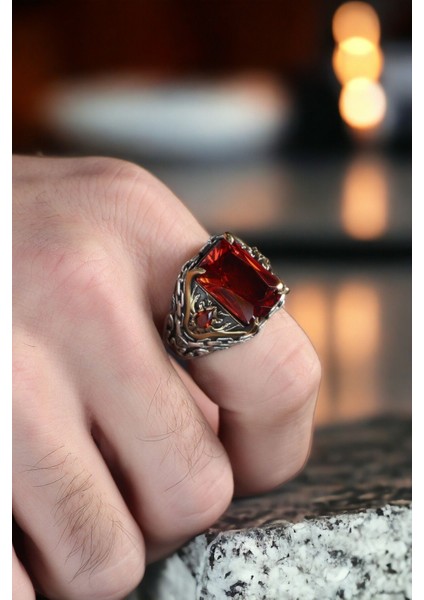 Kırmızı Zirkon Taşlı Zincir Detaylı 925 Ayar Gümüş Erkek Yüzük